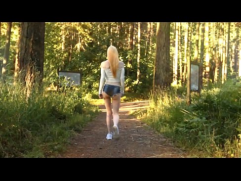 ❤️ Schöne Frau bewegt sich langsam, nicht nackt Video ️ Super porn bei uns de.com-porn-kai.ru ﹏